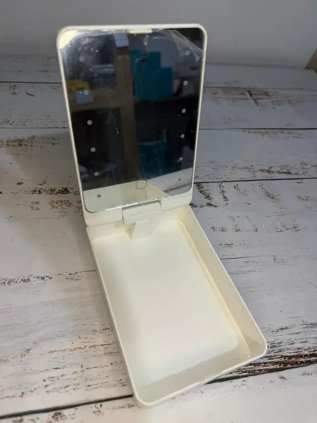 Espejo LED con organizador